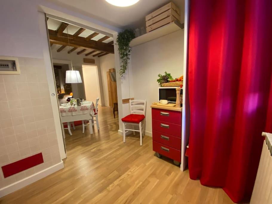 San Lorenzo Apartment In Red Floransa Dış mekan fotoğraf