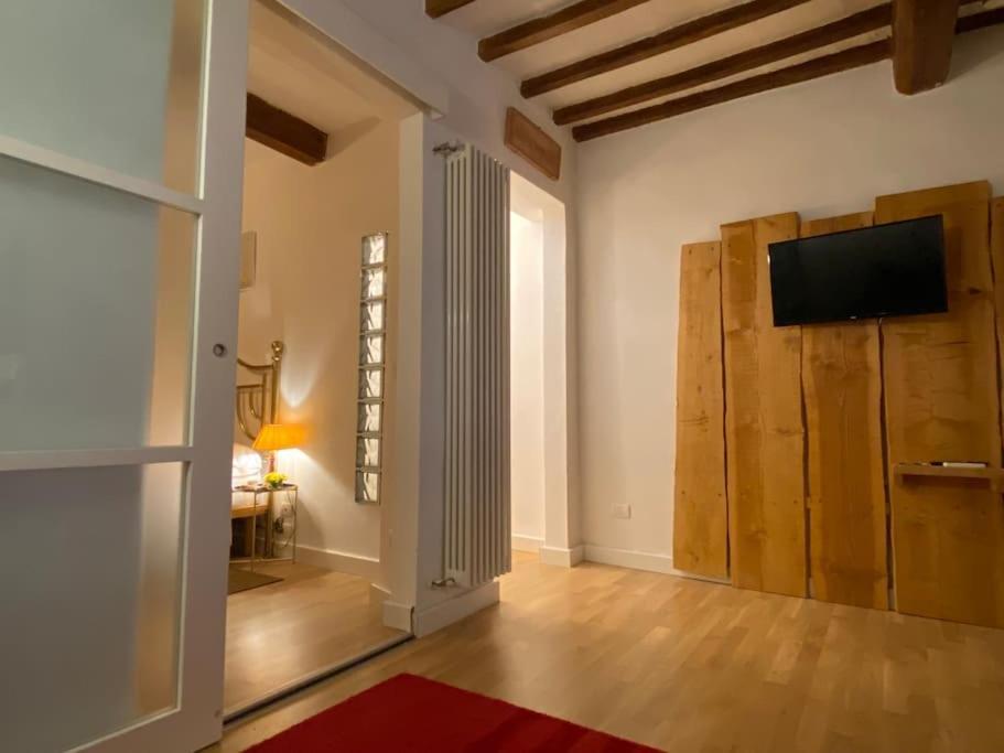 San Lorenzo Apartment In Red Floransa Dış mekan fotoğraf